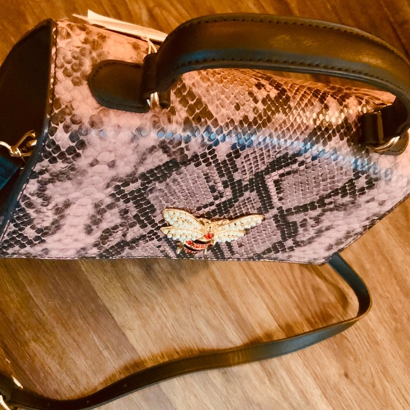 SNAKESKIN PRINT BEE BAG💕CLOSEOUT💕 STUNNING BLUSH BLK Python HANDBAG NWT - Picture 5 of 14